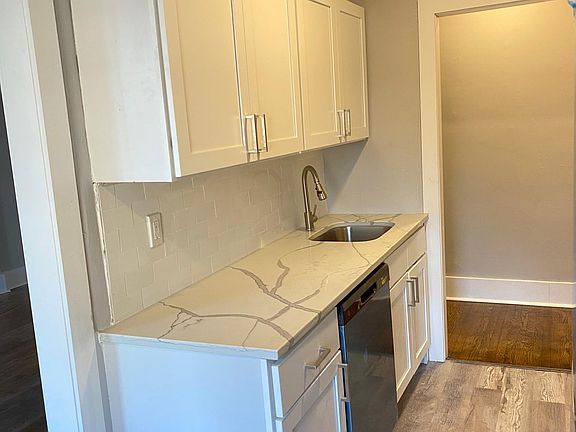 5th image of 6100 McCallum St #D1