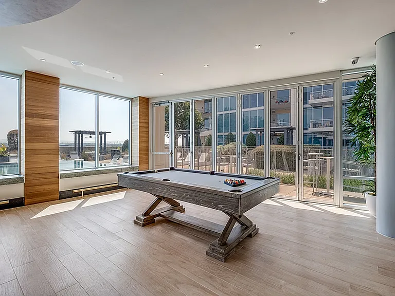 1400 HiLine Game Room