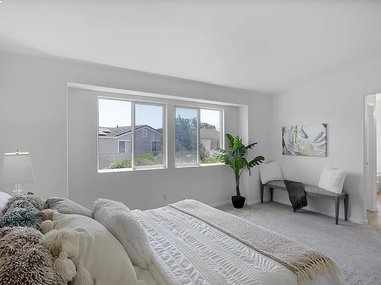552 Stonehaven Ct — Photo 32