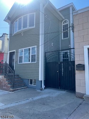 1st image of 488 N 12th St