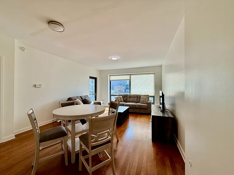 130 N Garland Ct #2110 — Photo 4