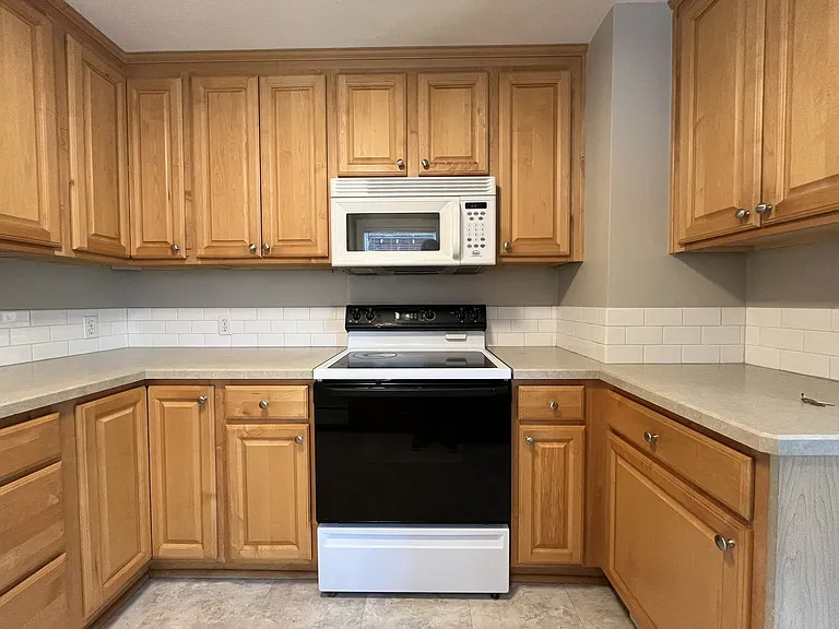 3355 NE 73rd Ave — Photo 10