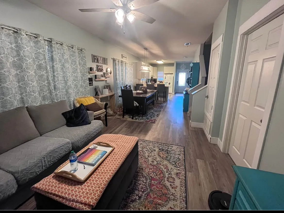 1204 Jasper St — Photo 3