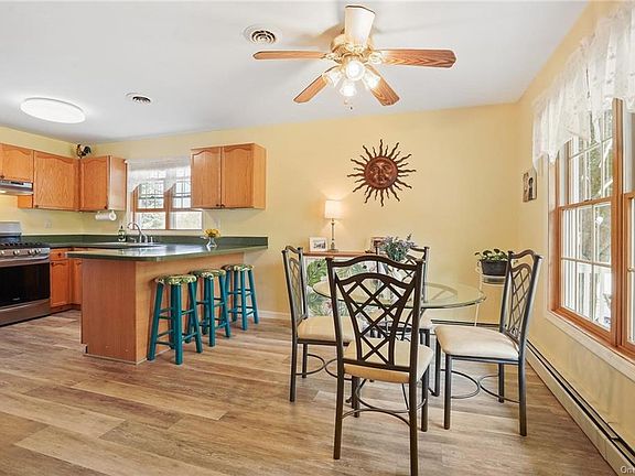3rd image of 12 Silvestro Way