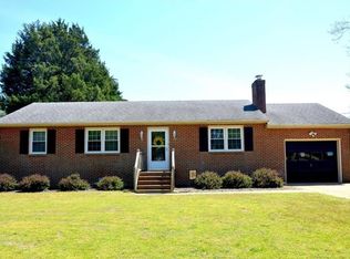 10 Browns Neck Rd, Poquoson, VA 23662