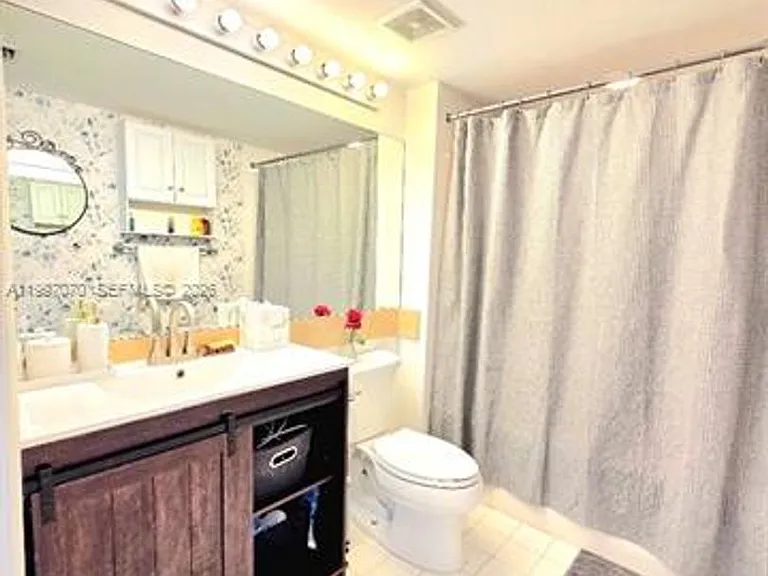 1155 Brickell Bay Dr #2006 — Photo 14