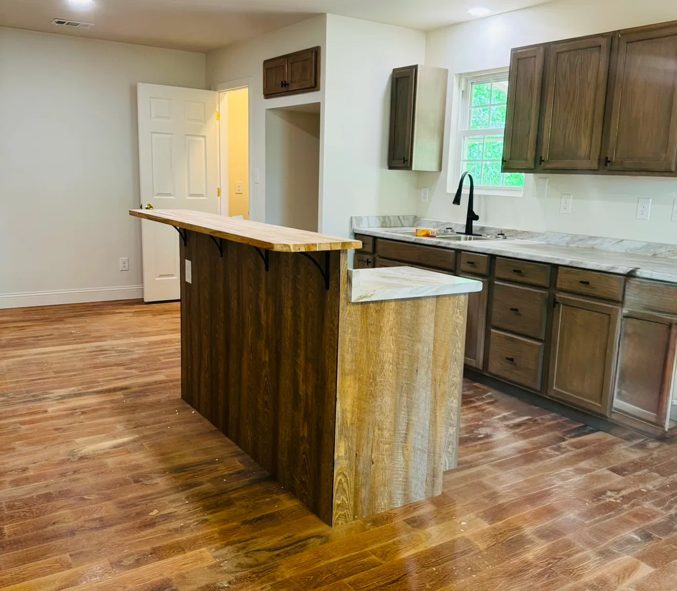 404 Lupo Dr — Photo 3