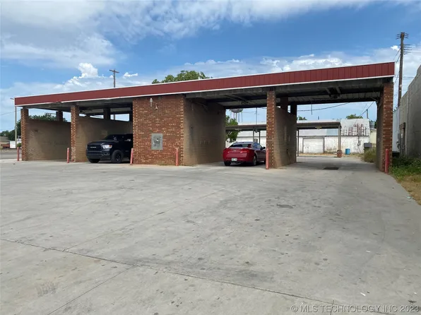 103 E Main St, Davis, OK 73030