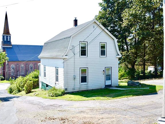 3rd image of 19 Farm St