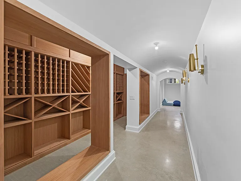 548 Sylvan Pl W — Photo 37