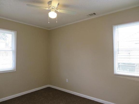 4th image of 827 Par Ave