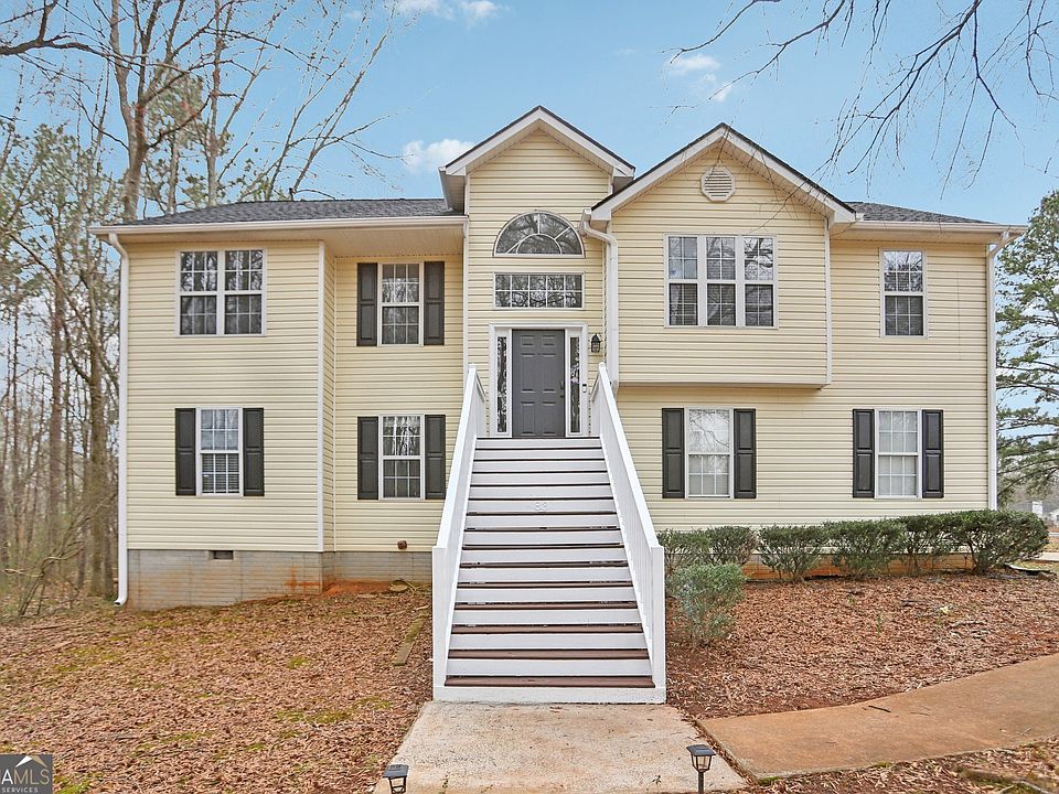 1st image of 83 Huntington Ct