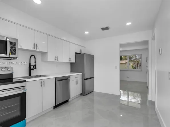 821 SW 7th Ave Unit 2, Hallandale, FL 33009