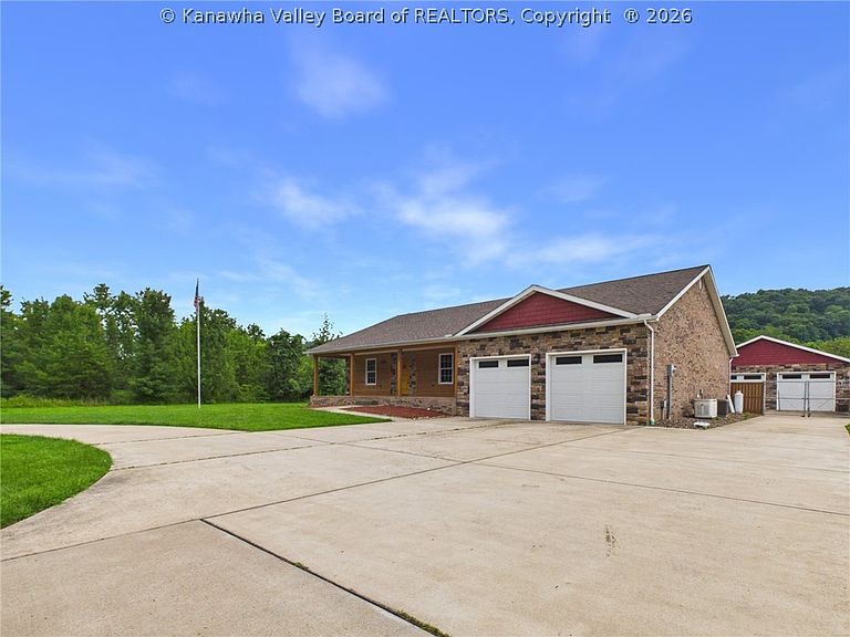 Listing photo 5