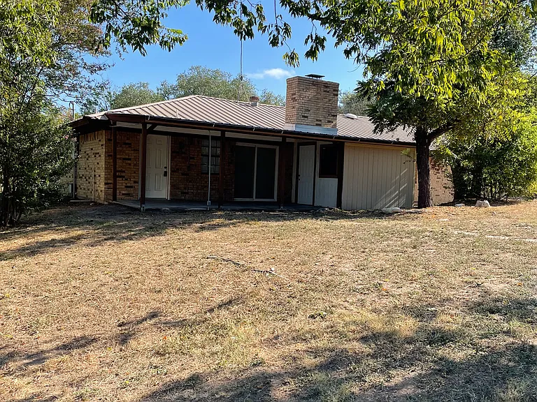 499 Cheyenne St — Photo 2