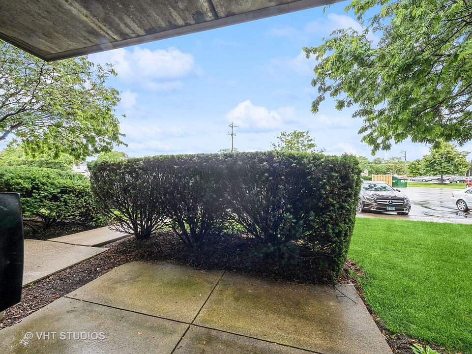 2nd image of 588 Fairway View Dr APT 1E