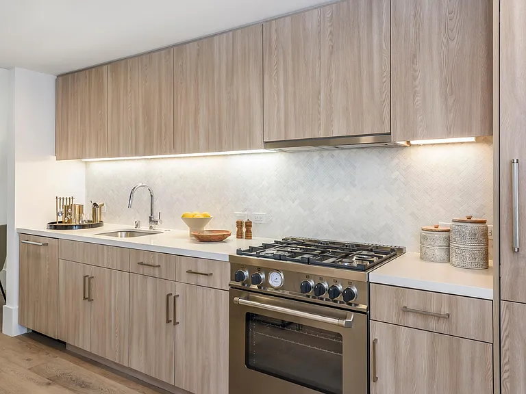 1288 Howard St #308 — Photo 8