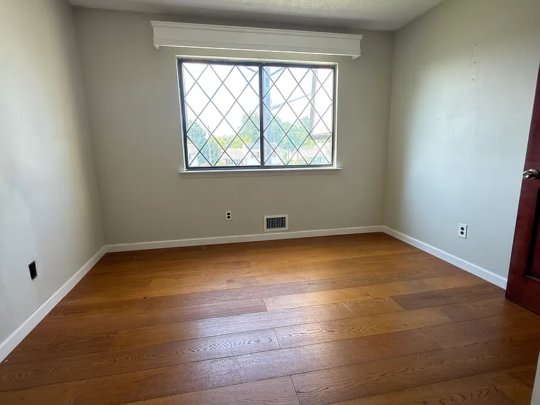 1190-1150 W Saint Georges Ave #B28 — Photo 6