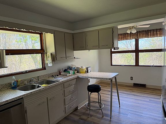 4th image of 103 Lu Anne Dr