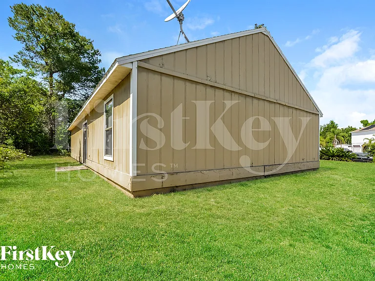 710 Leeward Dr — Photo 15