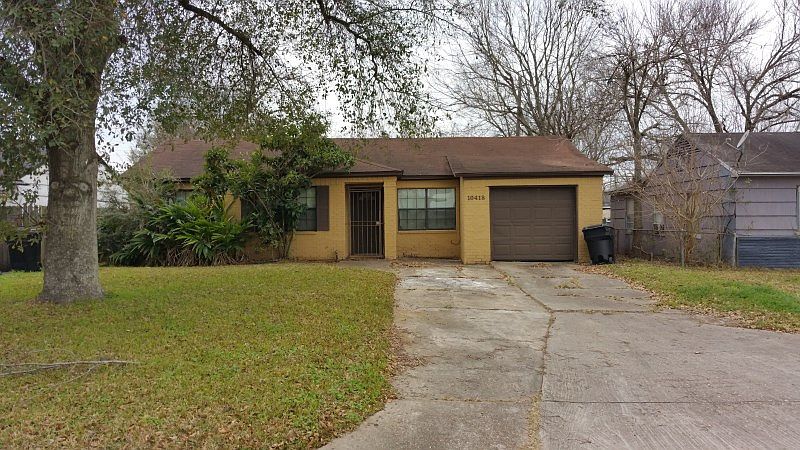 1st image of 10418 Cathedral Dr