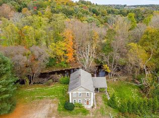 21 Wrights Crossing Rd, Pomfret Center, CT 06259