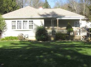 1149 Maple Dr, Hermitage, PA