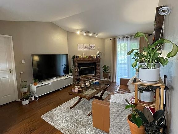 3rd image of 14200 NE 171st St Unit B203