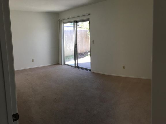 5th image of 2383 Orange Ave APT G