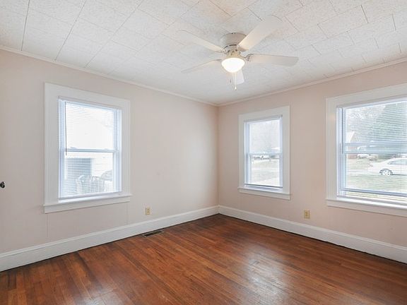 5th image of 621 N Kelly St