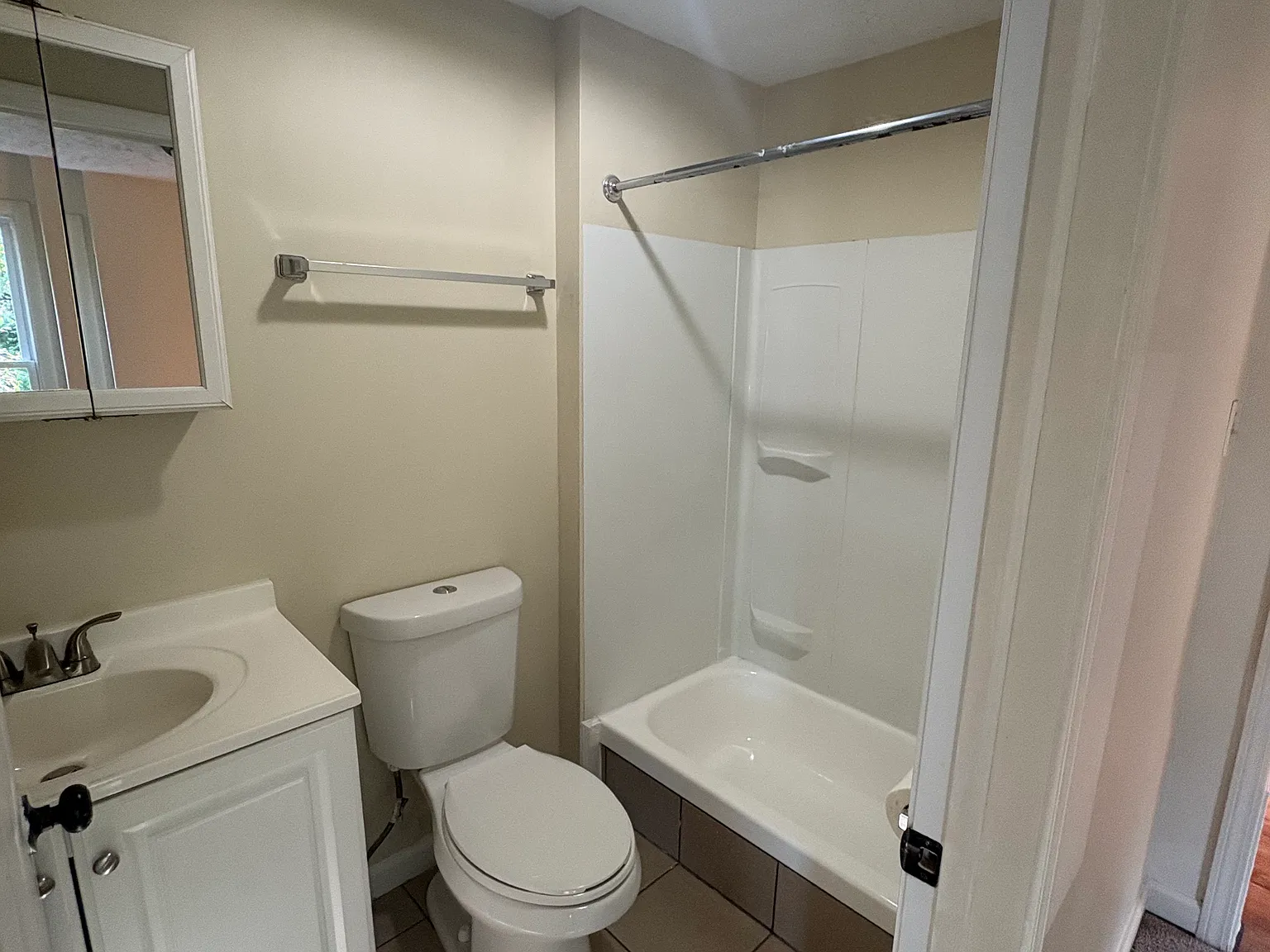 1 bed, 700 sqft, $1,095 — Photo 3