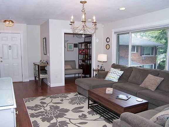4th image of 131 Edmunton Dr APT G12