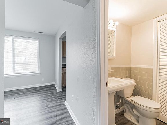 2nd image of 1865 Addison Rd S