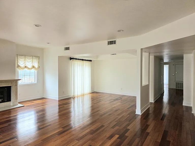 10772 Massachusetts Ave #200 — Photo 5