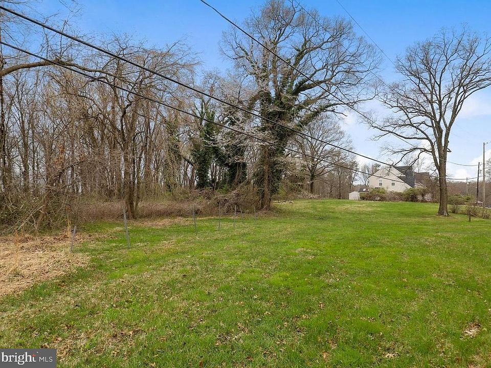 2nd image of 11905 Ellington Dr