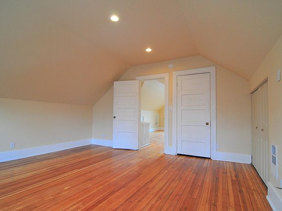 5th image of 1141 N Emerson St #4