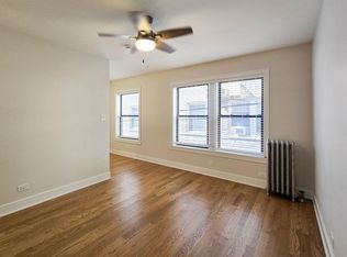 519 W Cornelia Ave, Chicago, IL 60657