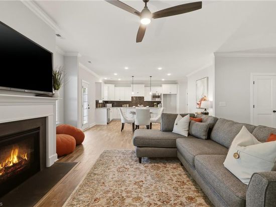 3051 Loch Dr, Winston Salem, NC 27106