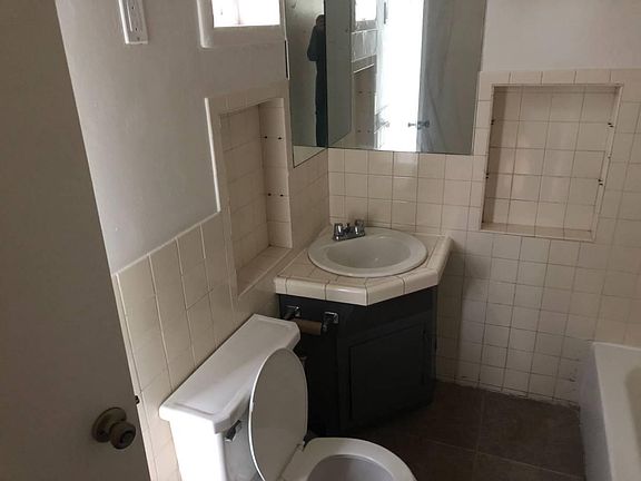 5th image of 3543 Perlita Ave