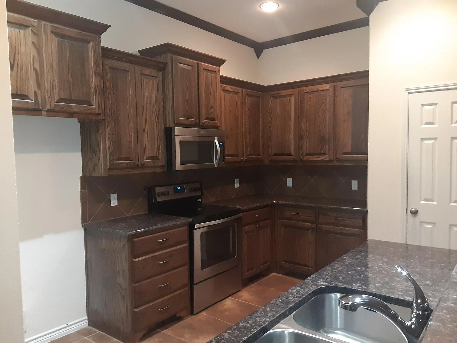 4 bed, 1960 sqft, $2,500 — Photo 4