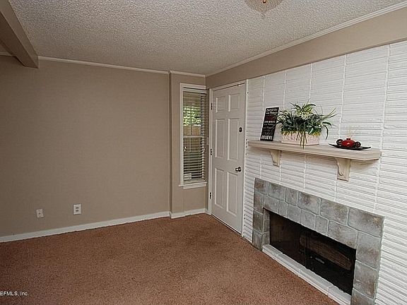 5th image of 2604 Iroquois Ave