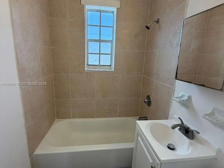1510 NW 68th St #6 — Photo 12