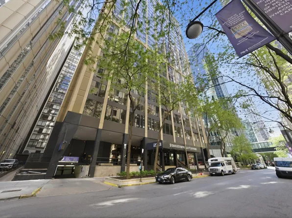 233 E Erie St APT 1301, Chicago, IL 60611