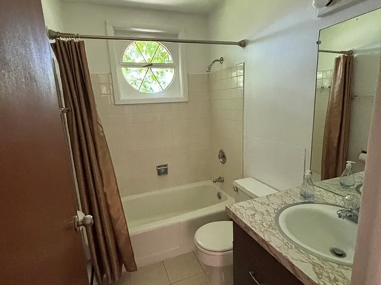435 Burlington Ave #4 — Photo 5
