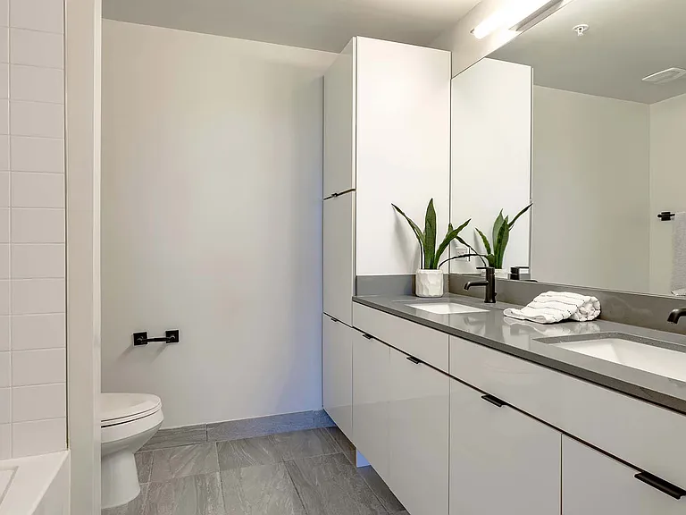 Griffis Pompano Beach apartment bathroom with soaking tub.