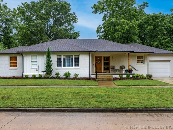 101 W 6th St, Claremore, OK 74017