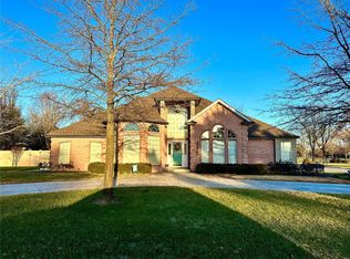 102 Ridge Dr, Sikeston, MO 63801