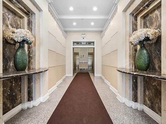 3rd image of 807 Church St APT 208