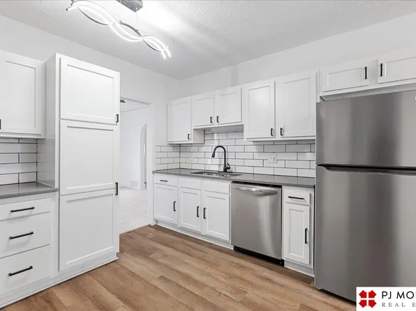 4007 N 45th St, Omaha, NE 68104