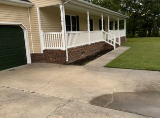 883 Horseshoe Rd, Elizabeth City, NC 27909